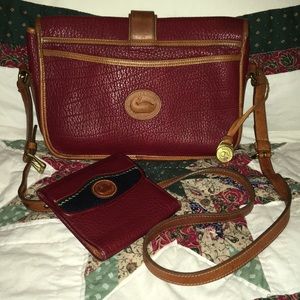 Vintage Dooney & Bourke rouge equestrian /wallet